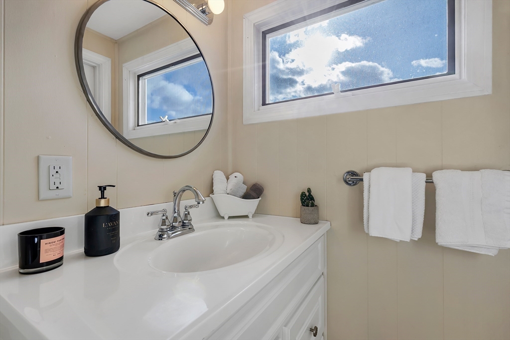 76 Hovey Street, Unit 3 Watertown, MA 02472 - Photo 19 of 32