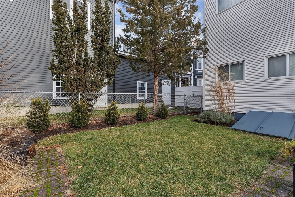 76 Hovey Street, Unit 3 Watertown, MA 02472 - Photo 31 of 32