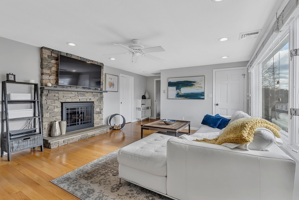 76 Hovey Street, Unit 3 Watertown, MA 02472 - Photo 4 of 32