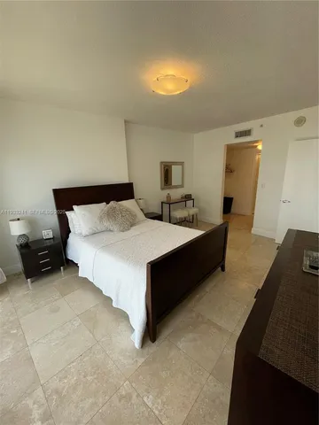 $2,800 | 1750 North Bayshore Drive, Unit 2904, Miami, FL 33132