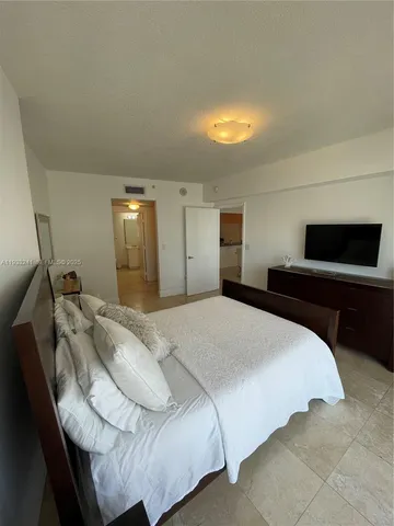 $2,800 | 1750 North Bayshore Drive, Unit 2904, Miami, FL 33132