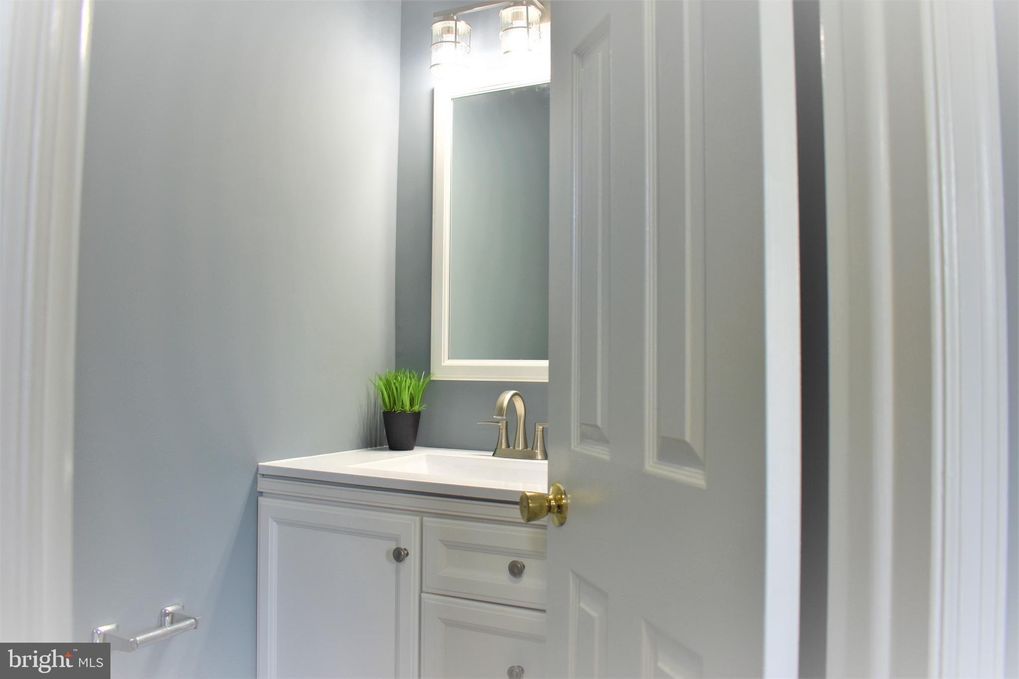 13329 Burkitts Road Fairfax, VA 22033 - Photo 8 of 67