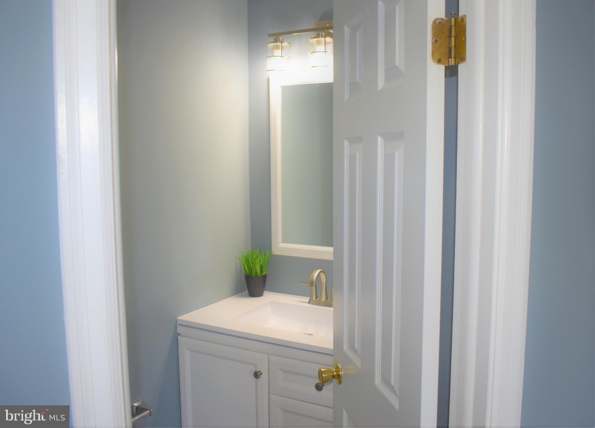 13329 Burkitts Road Fairfax, VA 22033 - Photo 9 of 67