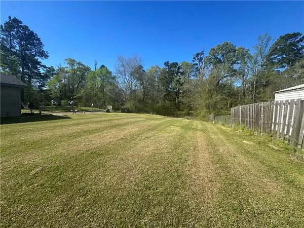 $129,000 | 5111 Parkin Avenue, Greenwell Springs, LA 70739