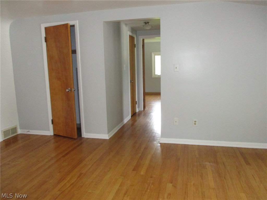 4619 Ammon Road Cleveland, OH 44143 - Photo 17 of 26