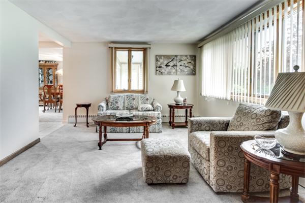 53 Elizabeth Road Billerica, MA 01821 - Photo 4 of 28 Gallery Image 4