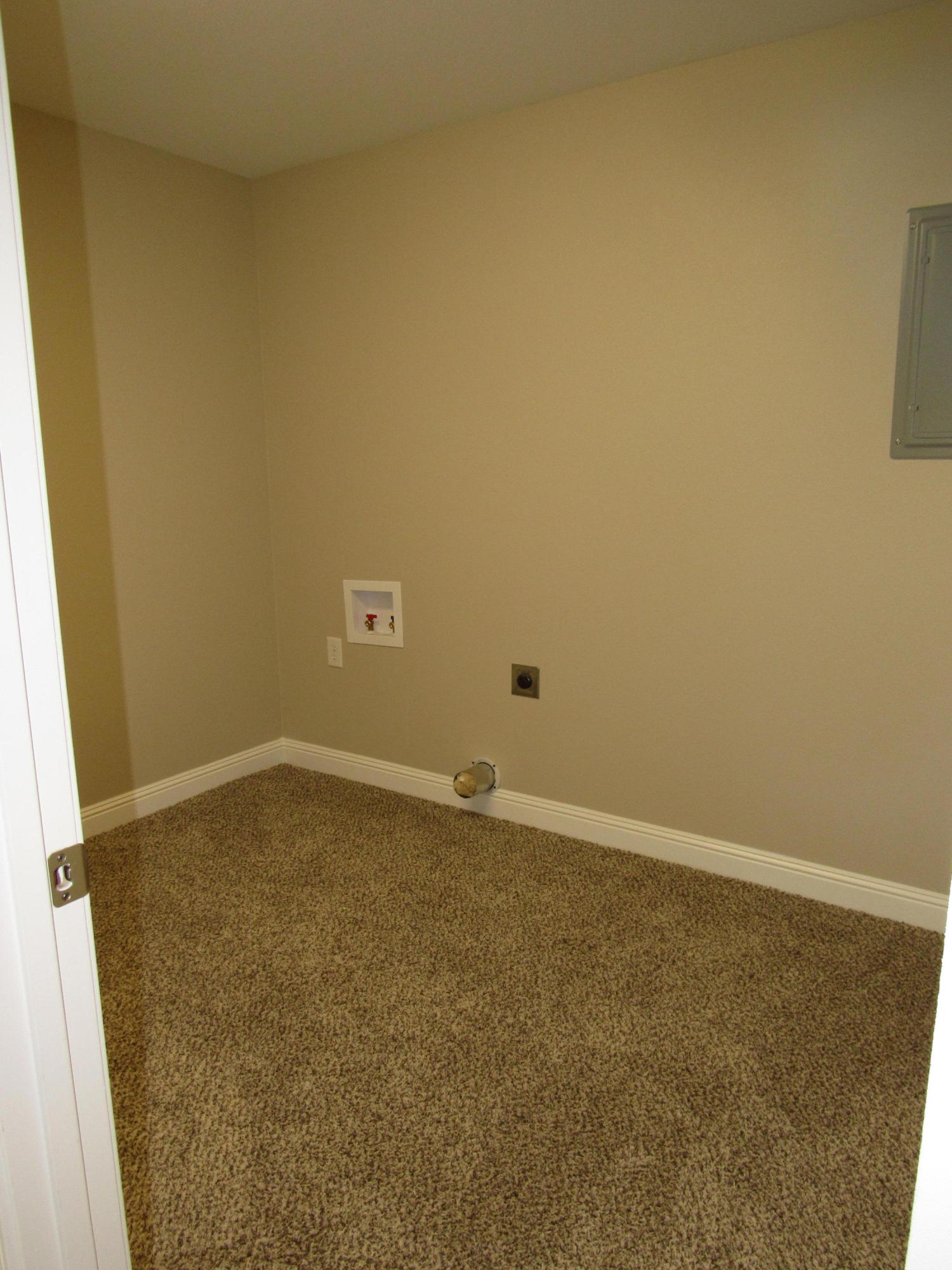 5218 Banner-Roslin Road Jamestown, TN 38556 - Photo 22 of 40 Laundry Room