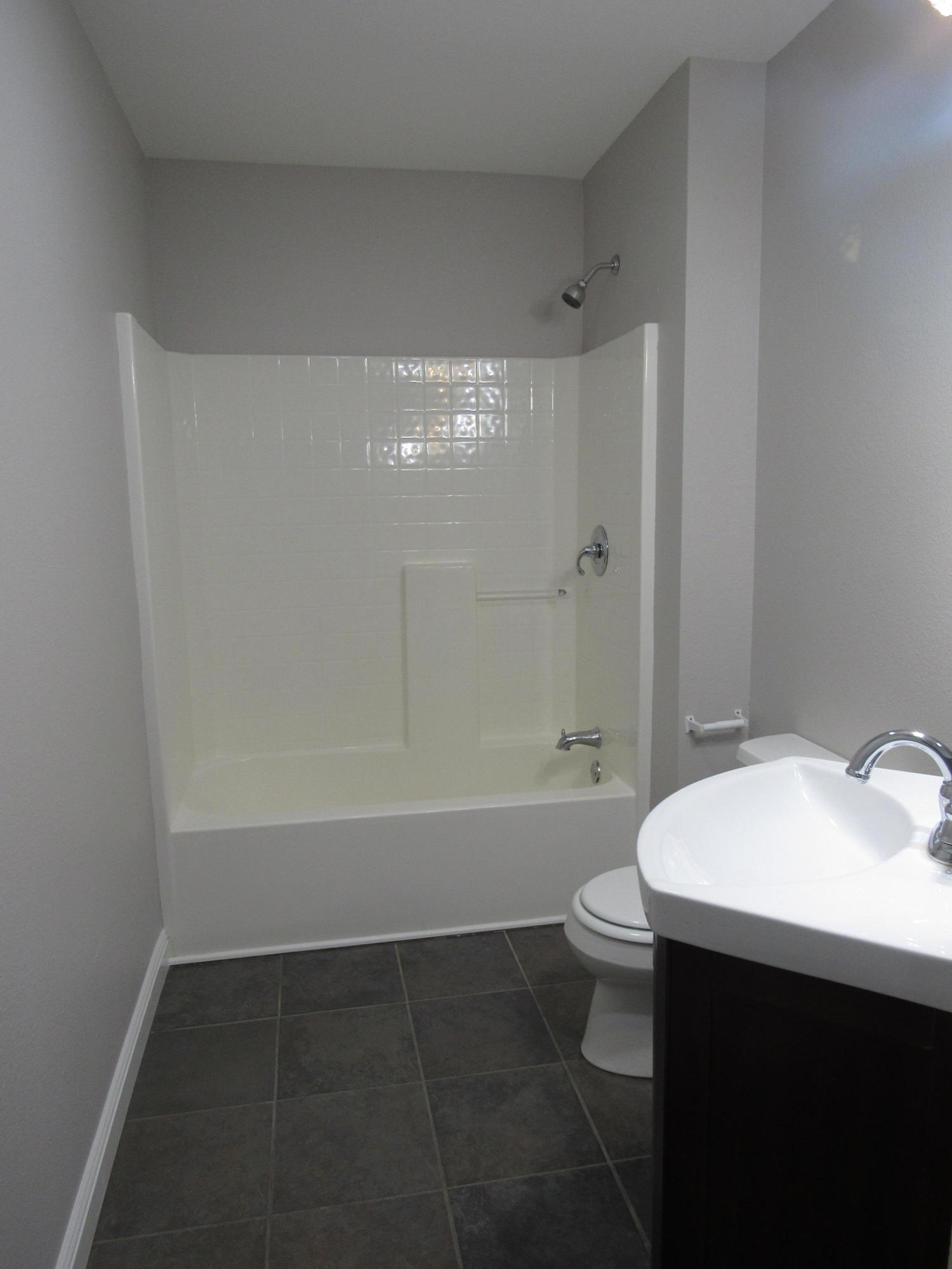 5218 Banner-Roslin Road Jamestown, TN 38556 - Photo 31 of 40 Upstairs Bathroom