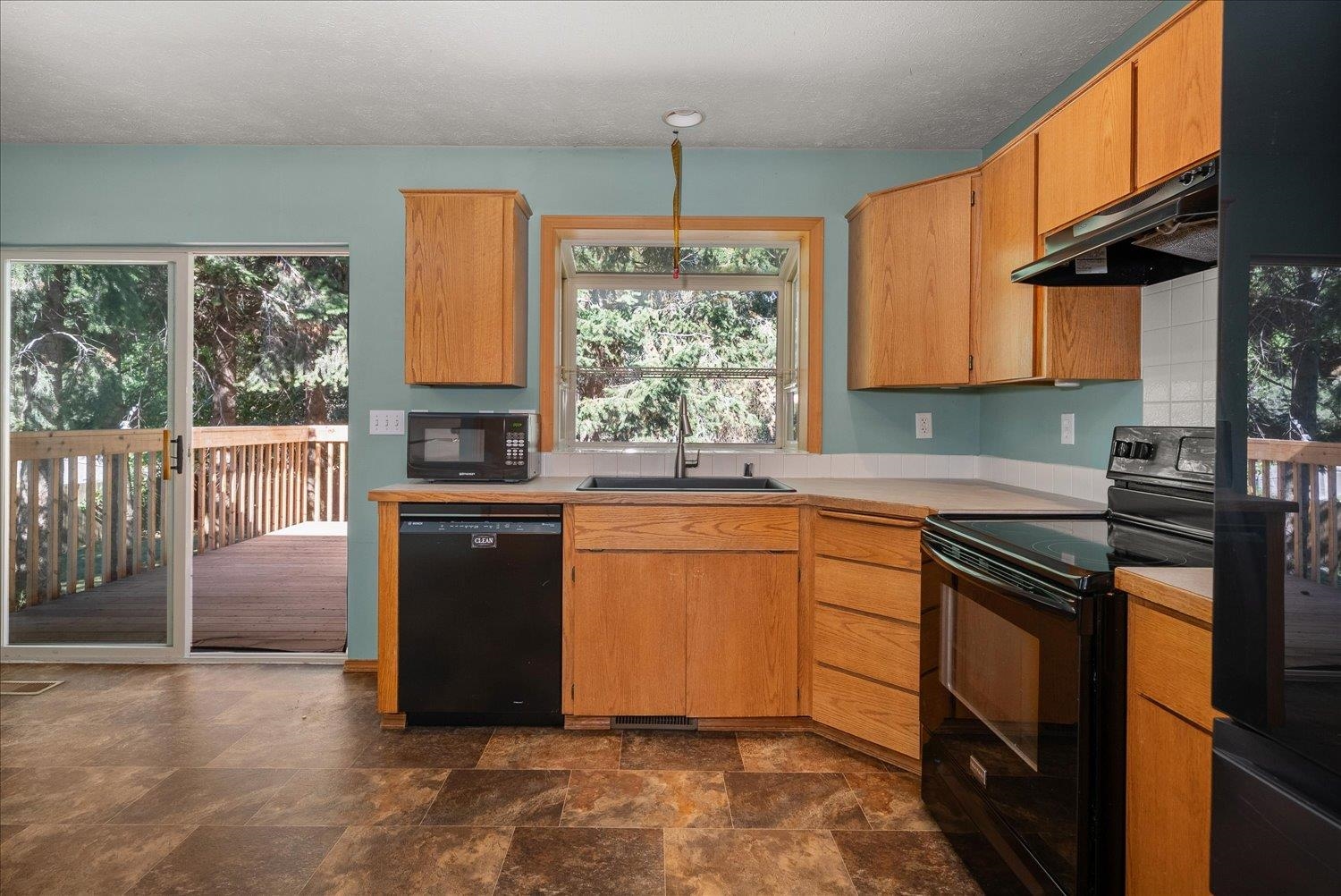 4105 East Center Road Mead, WA 99021 - Photo 14 of 49 Gallery Image 14