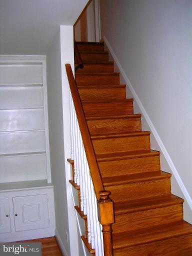 212 North Tyrone Road Baltimore, MD 21212 - Photo 14 of 24 Staircase