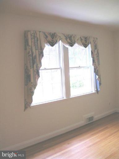 212 North Tyrone Road Baltimore, MD 21212 - Photo 22 of 24 Living Room