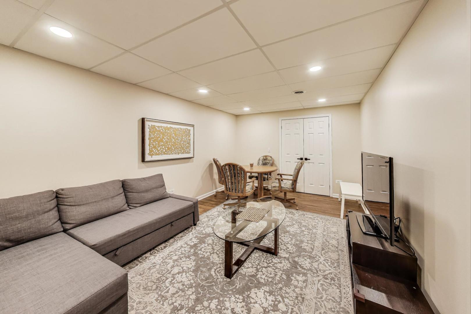 1604 Park Ridge Point Park Ridge, IL 60068 - Photo 25 of 33