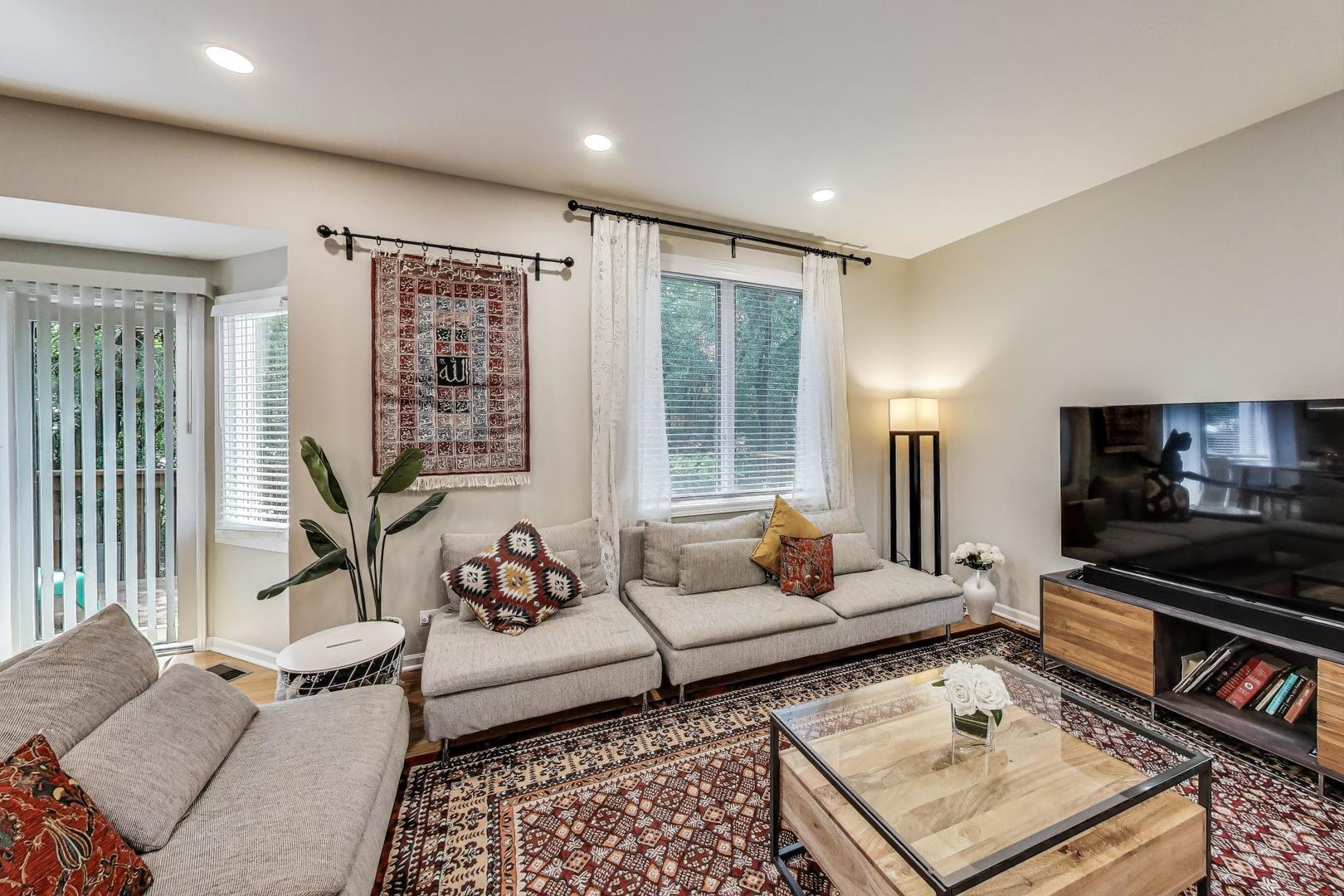 1604 Park Ridge Point Park Ridge, IL 60068 - Photo 5 of 33