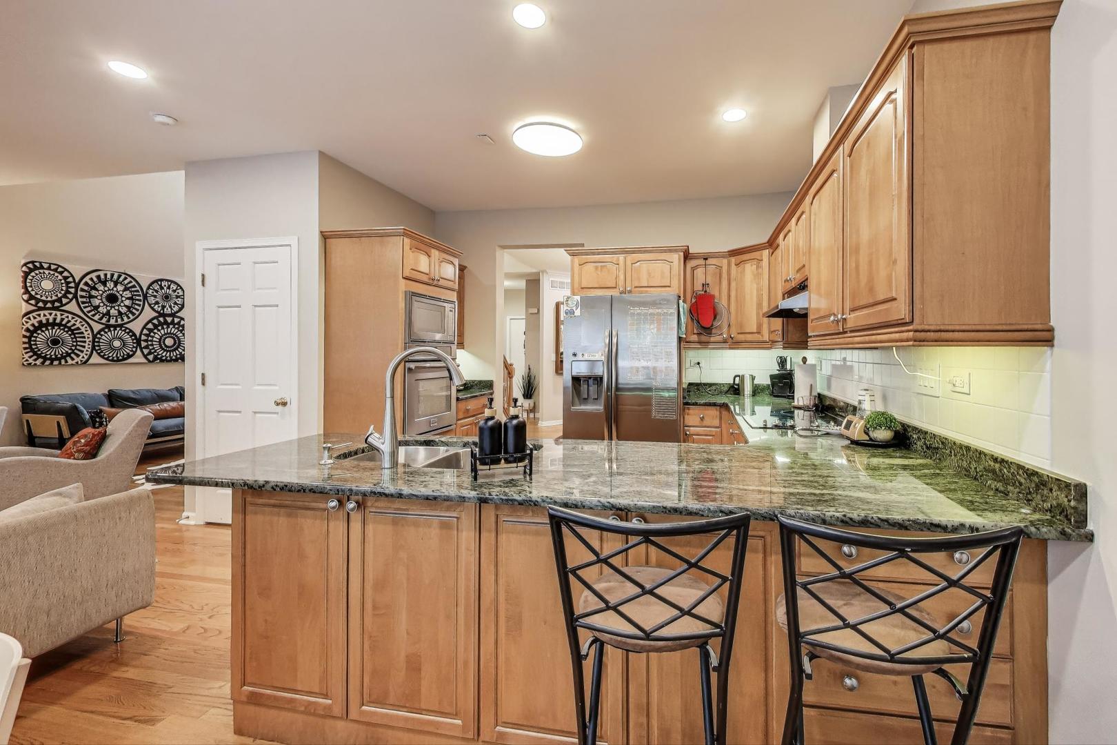 1604 Park Ridge Point Park Ridge, IL 60068 - Photo 10 of 33