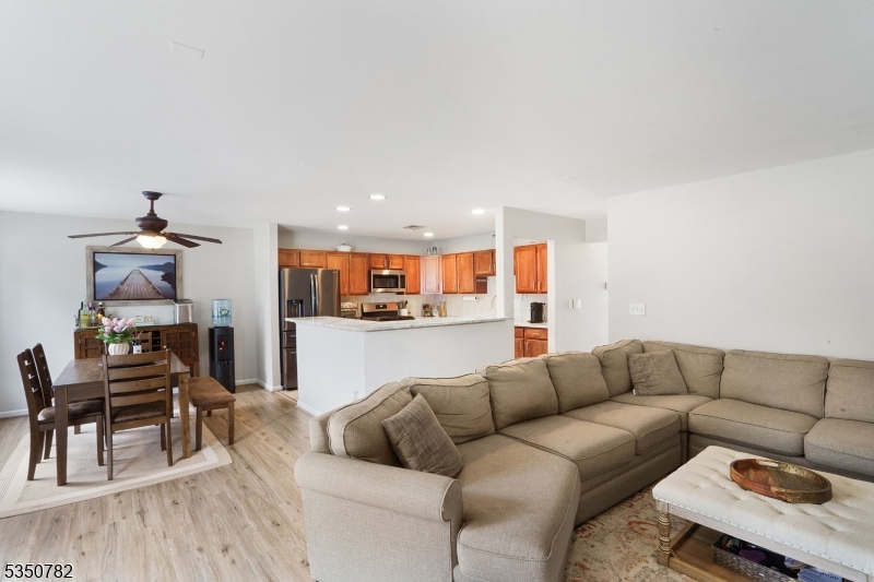 29 Winding Way Hamburg, NJ 07419 - Photo 3 of 17