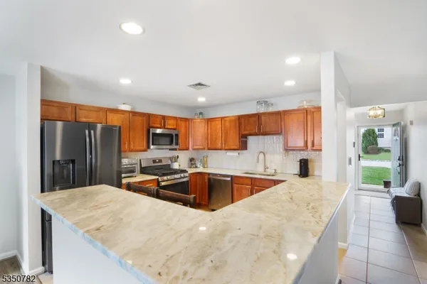 $3,000 | 29 Winding Way, Hamburg, NJ 07419