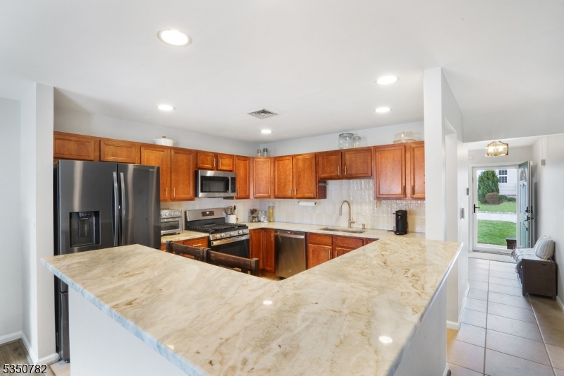 29 Winding Way Hamburg, NJ 07419 - Photo 8 of 17