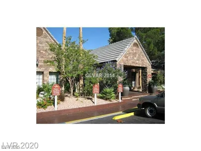 $179,000 | 2700 North Rainbow Boulevard, Unit 1105, Las Vegas, NV 89108