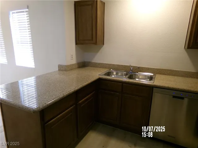 $179,000 | 2700 North Rainbow Boulevard, Unit 1105, Las Vegas, NV 89108