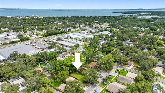 $295,000 | 422 Mapleway, Safety Harbor, FL 34695