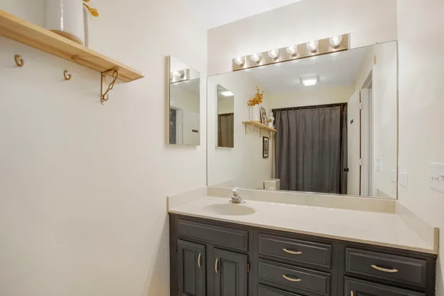 $374,900 | 814 Roger Road, Woodstock, IL 60098