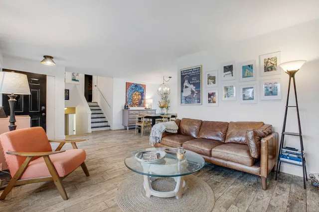 $374,900 | 814 Roger Road, Woodstock, IL 60098