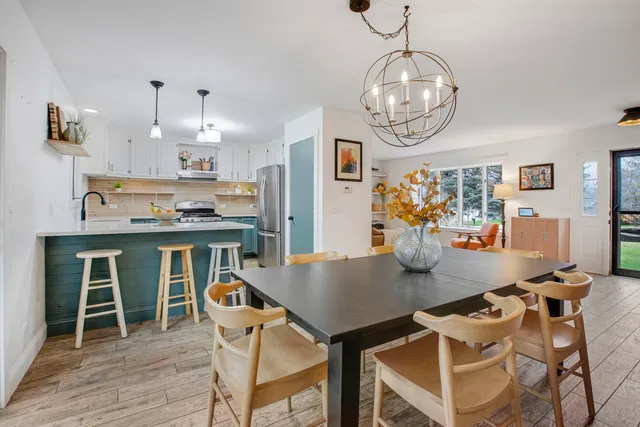 $374,900 | 814 Roger Road, Woodstock, IL 60098