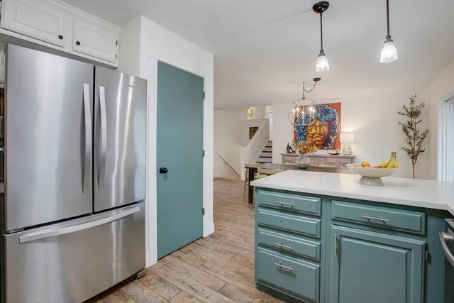 $374,900 | 814 Roger Road, Woodstock, IL 60098