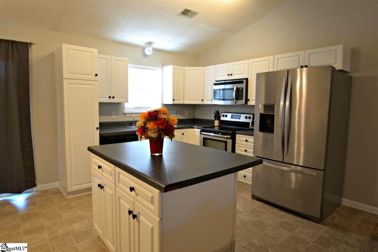 306 Mint Leaf Court Fountain Inn, SC 29644 - Photo 8 of 26