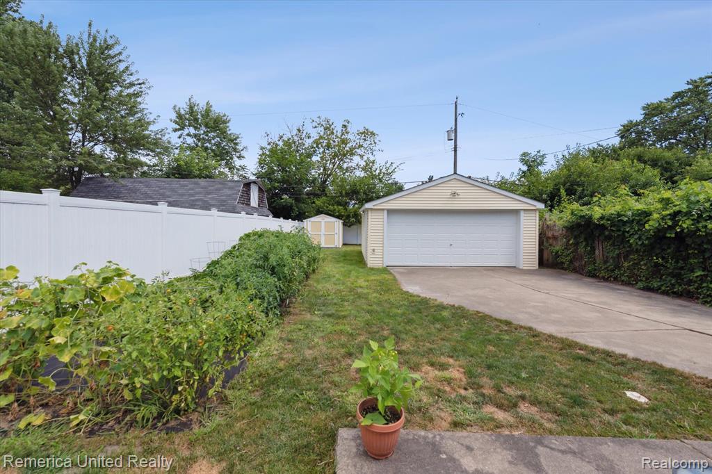 15095 Beech Daly Road Taylor, MI 48180 - Photo 38 of 39