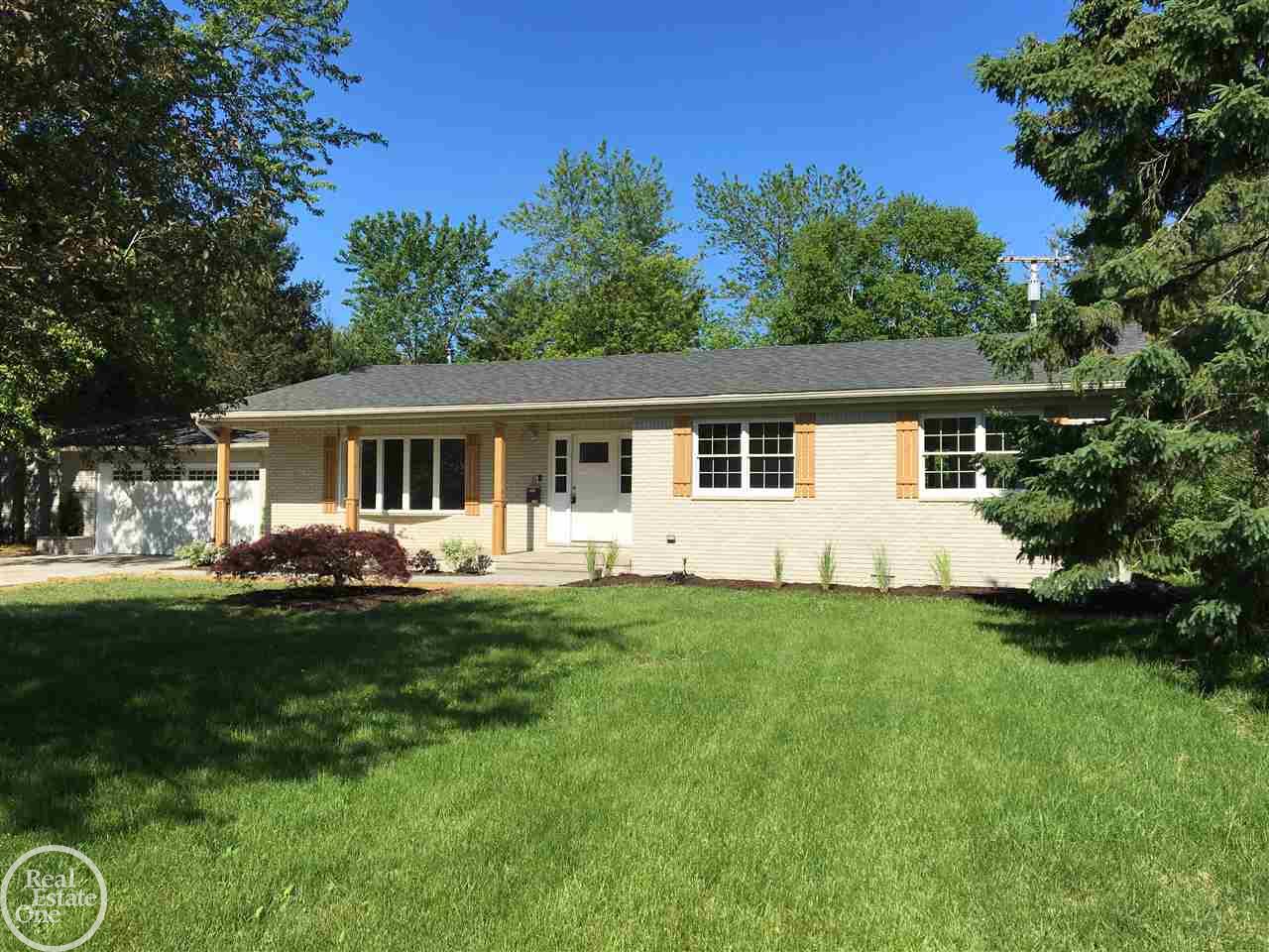 2282 Lakeshore Road Applegate, MI 48401 - Photo 1 of 55 31385181.JPG