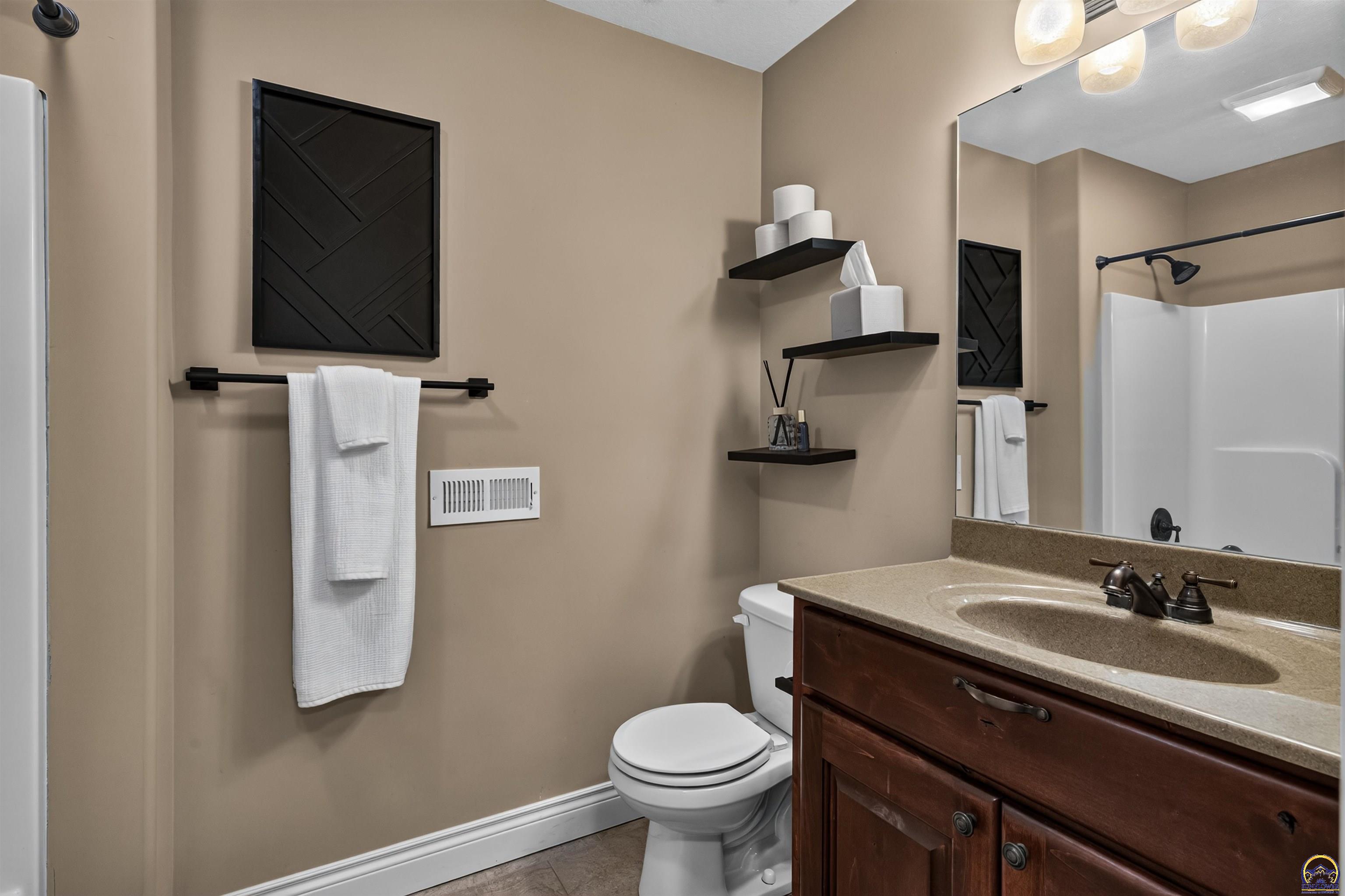 4436 Southeast Stone Creek Road Topeka, KS 66609 - Photo 27 of 44 Gallery Image 27