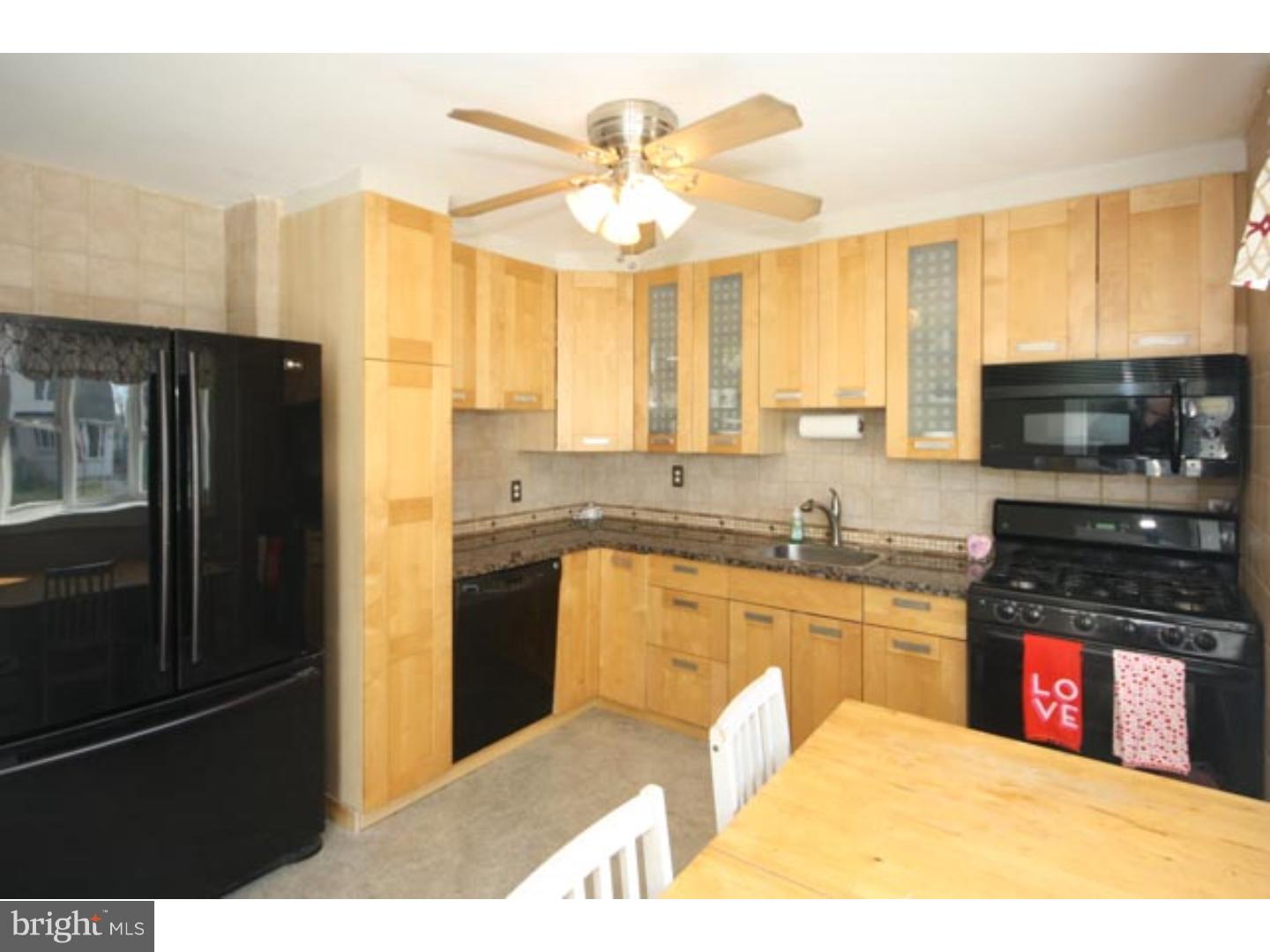 9213 Andover Road Philadelphia, PA 19114 - Photo 10 of 25 Kitchen
