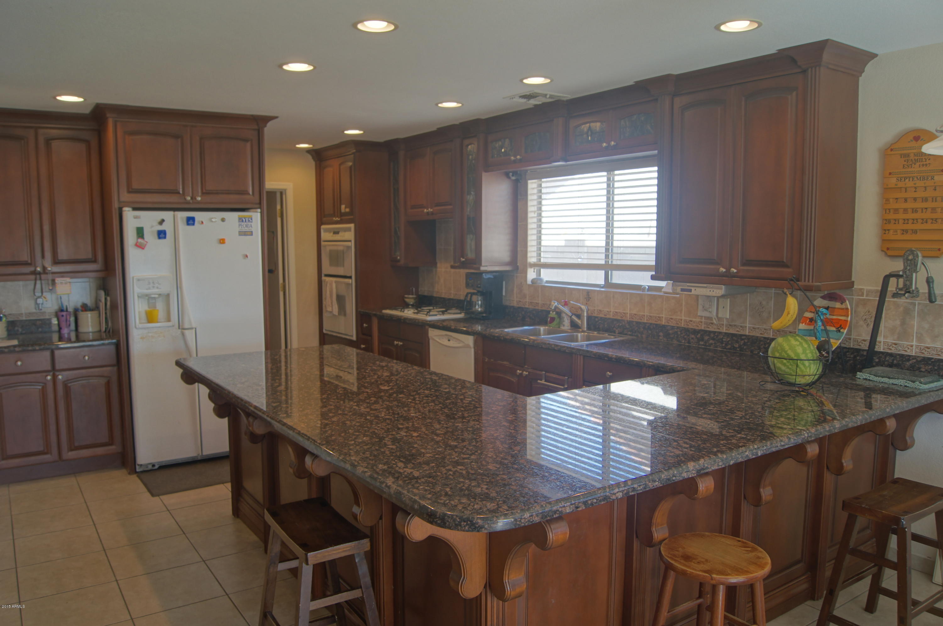 8041 West Hatcher Road Peoria, AZ 85345 - Photo 2 of 24 DSC00362