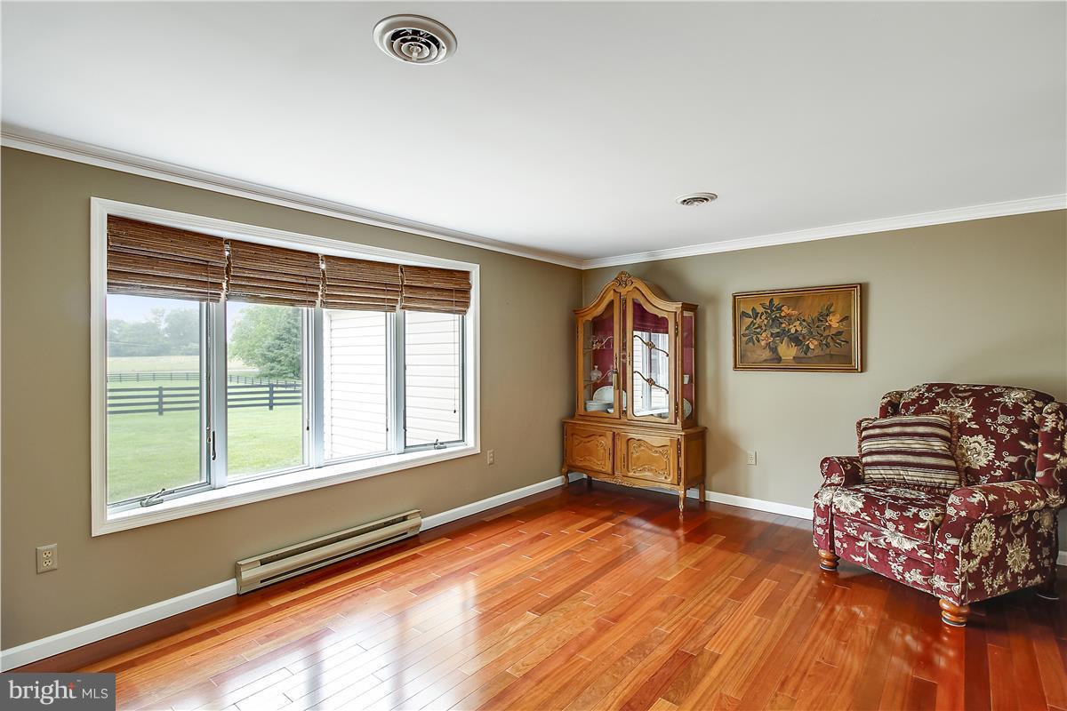 6909 Damascus Road Gaithersburg, MD 20882 - Photo 14 of 30 Living Room