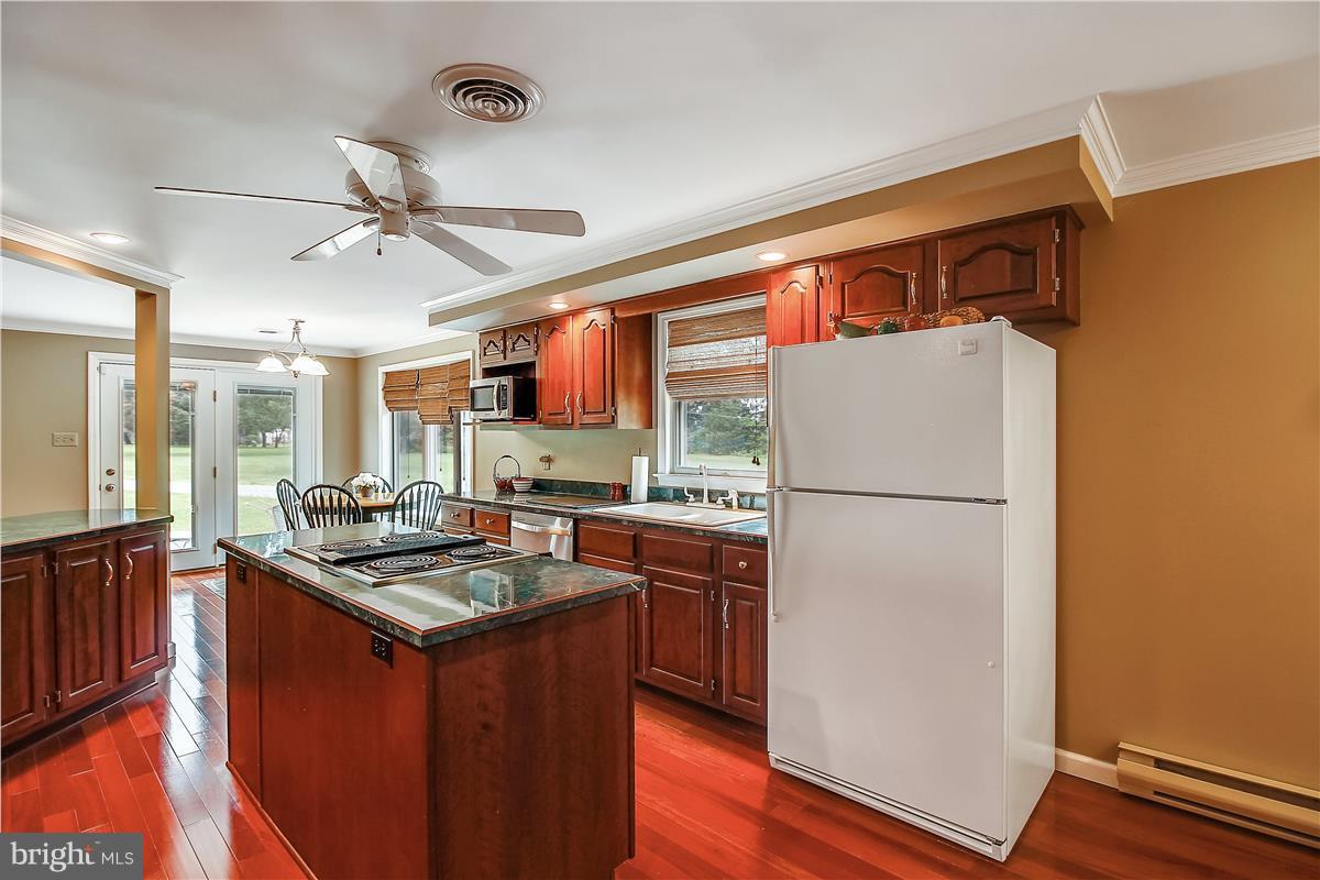 6909 Damascus Road Gaithersburg, MD 20882 - Photo 8 of 30 Kitchen