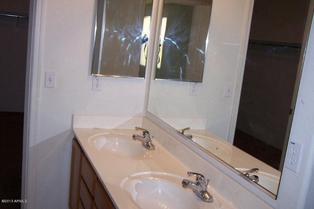 2620 West Bloch Road Phoenix, AZ 85041 - Photo 11 of 19 Master Bath #2