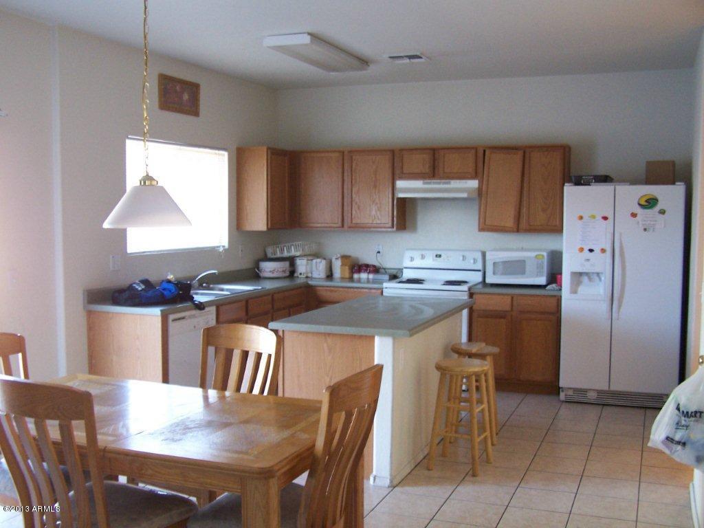2620 West Bloch Road Phoenix, AZ 85041 - Photo 4 of 19 Kitchen