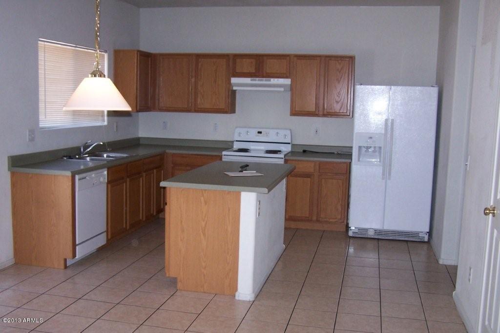 2620 West Bloch Road Phoenix, AZ 85041 - Photo 5 of 19 Kitchen #2