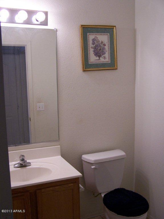 2620 West Bloch Road Phoenix, AZ 85041 - Photo 9 of 19 1/2 Bath