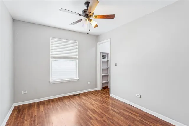 $325,000 | 1964 Pembrooke Court, Romeoville, IL 60446