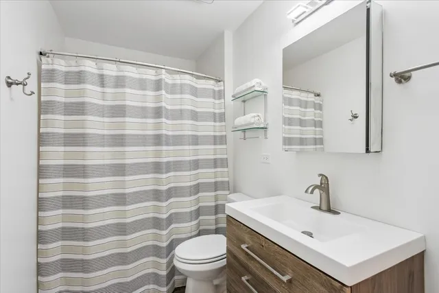 $325,000 | 1964 Pembrooke Court, Romeoville, IL 60446