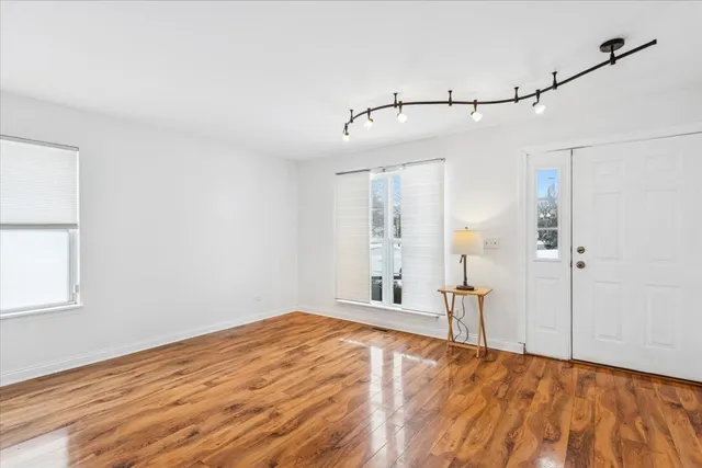 $325,000 | 1964 Pembrooke Court, Romeoville, IL 60446