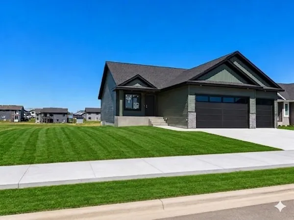 $476,900 | 2110 Douglas Trail Dr Pine Island Southeast, Pine Island, MN 55963