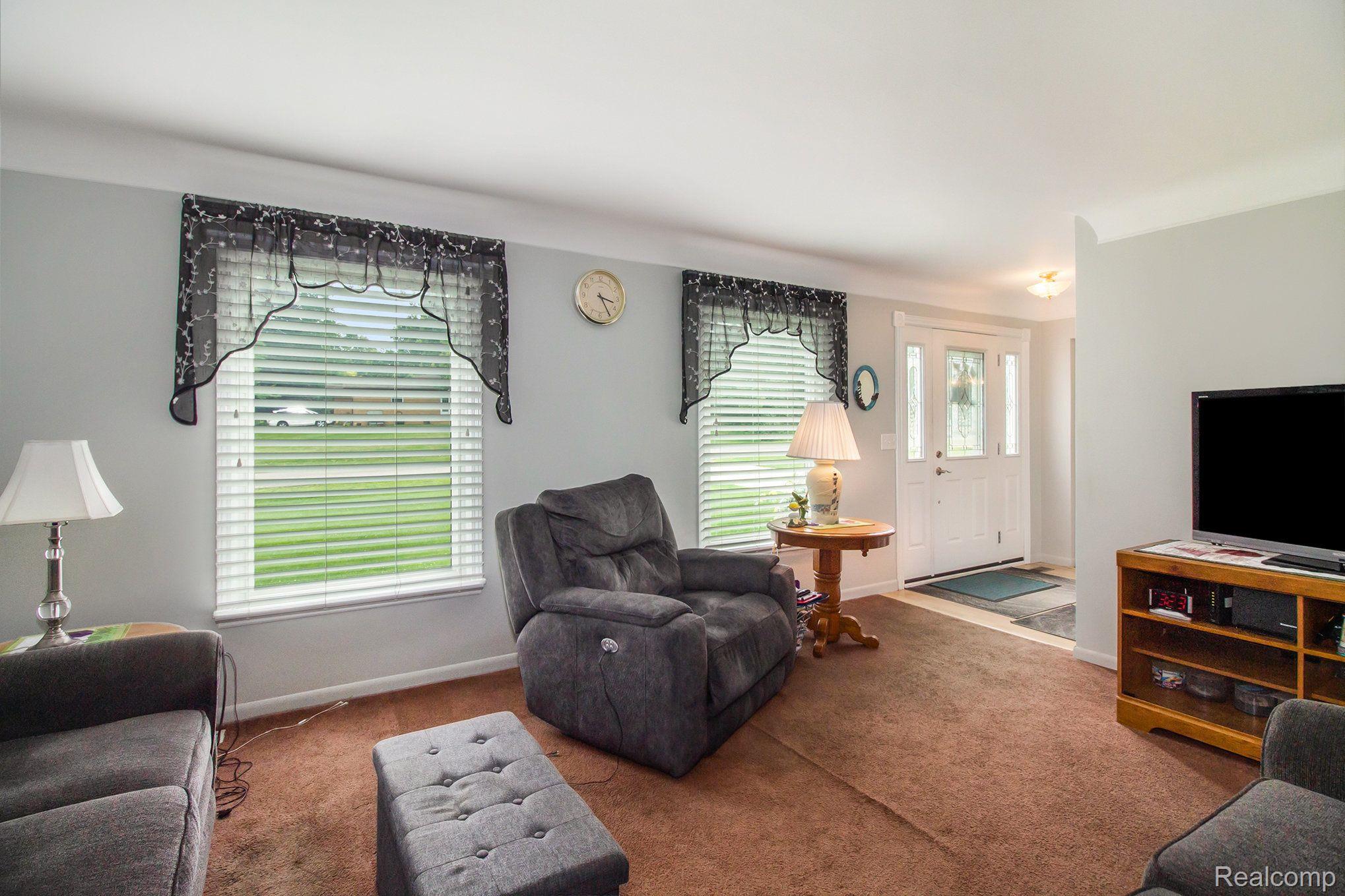 3510 Lantern View Howell, MI 48843 - Photo 6 of 25 Gallery Image 6