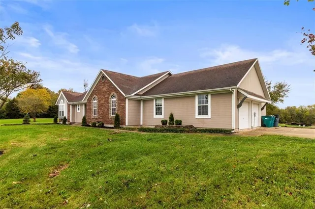 $549,000 | 20509 South Bogar Circle, Belton, MO 64012