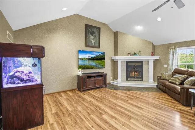 $549,000 | 20509 South Bogar Circle, Belton, MO 64012