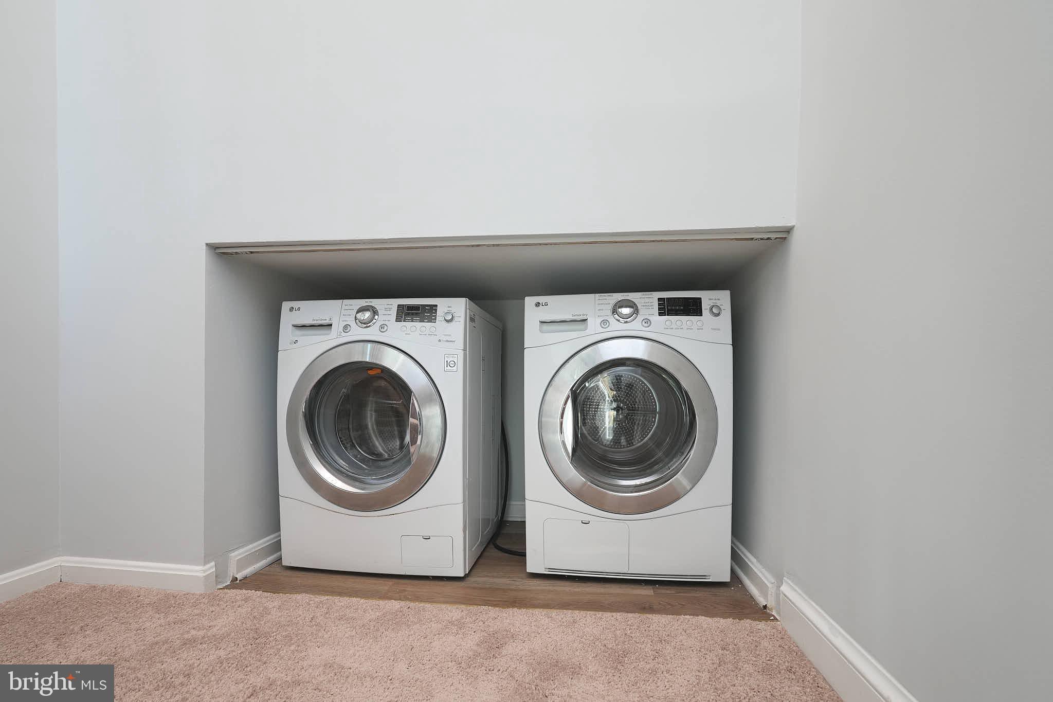 7938 Brighton Way Manassas, VA 20109 - Photo 14 of 26 a utility room with dryer and washer