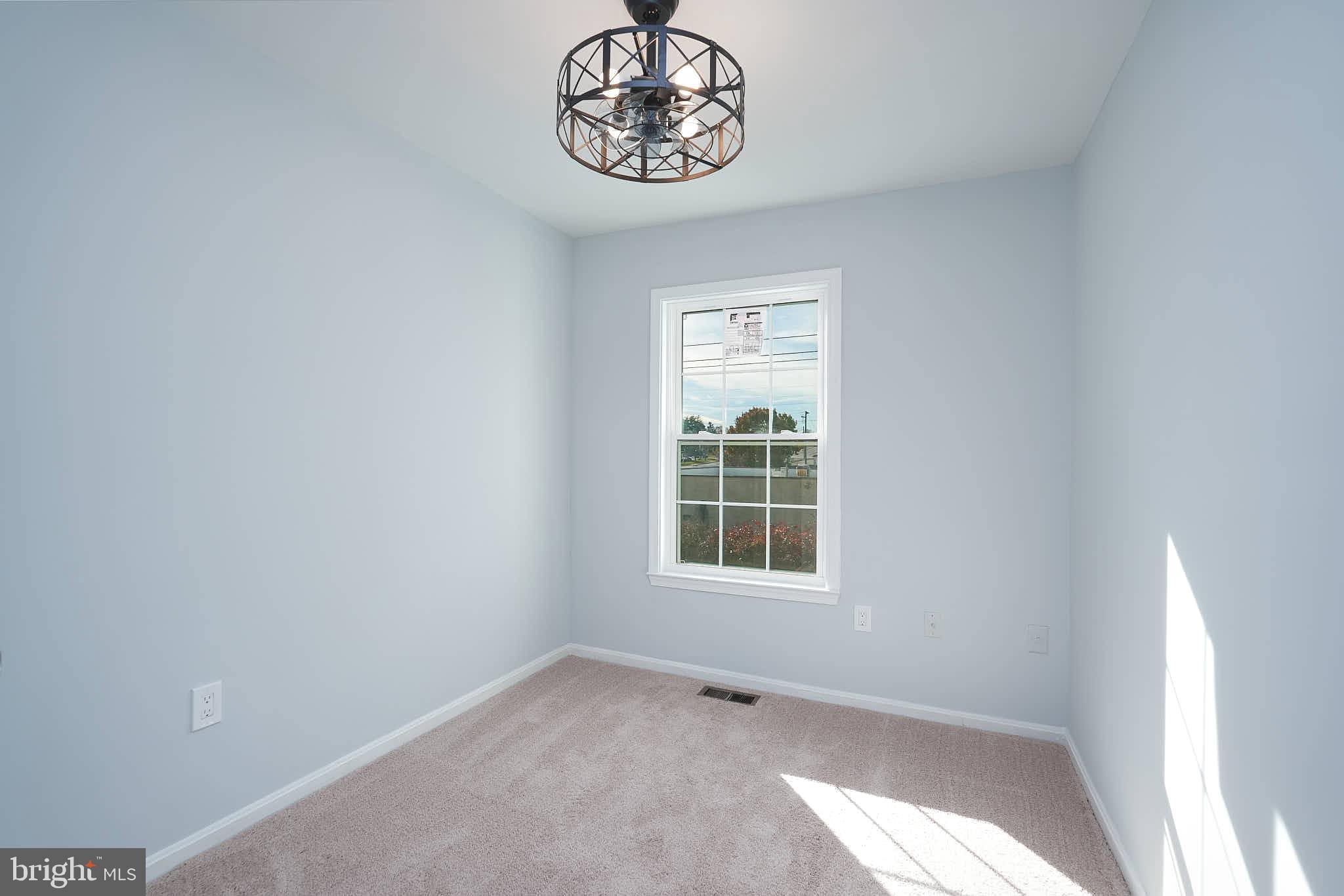 7938 Brighton Way Manassas, VA 20109 - Photo 23 of 26 an empty room with a window