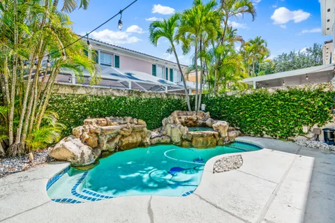 $4,000 | 17 Oakleaf Court, Tequesta, FL 33469